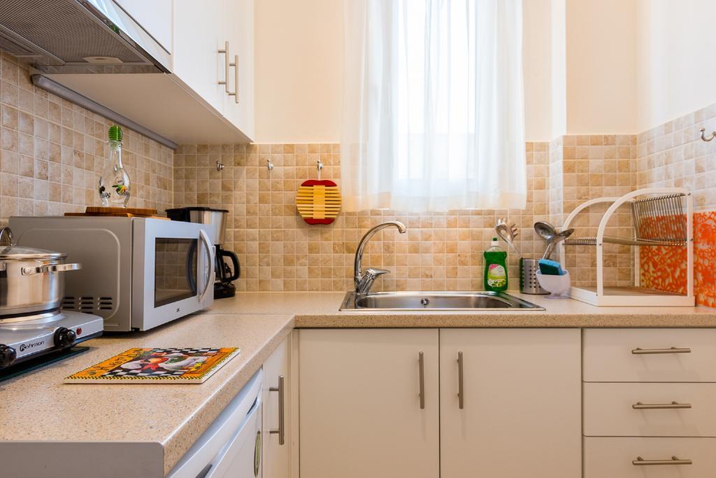 Апартаменты Charmy Petit Flat In Афины Экстерьер фото