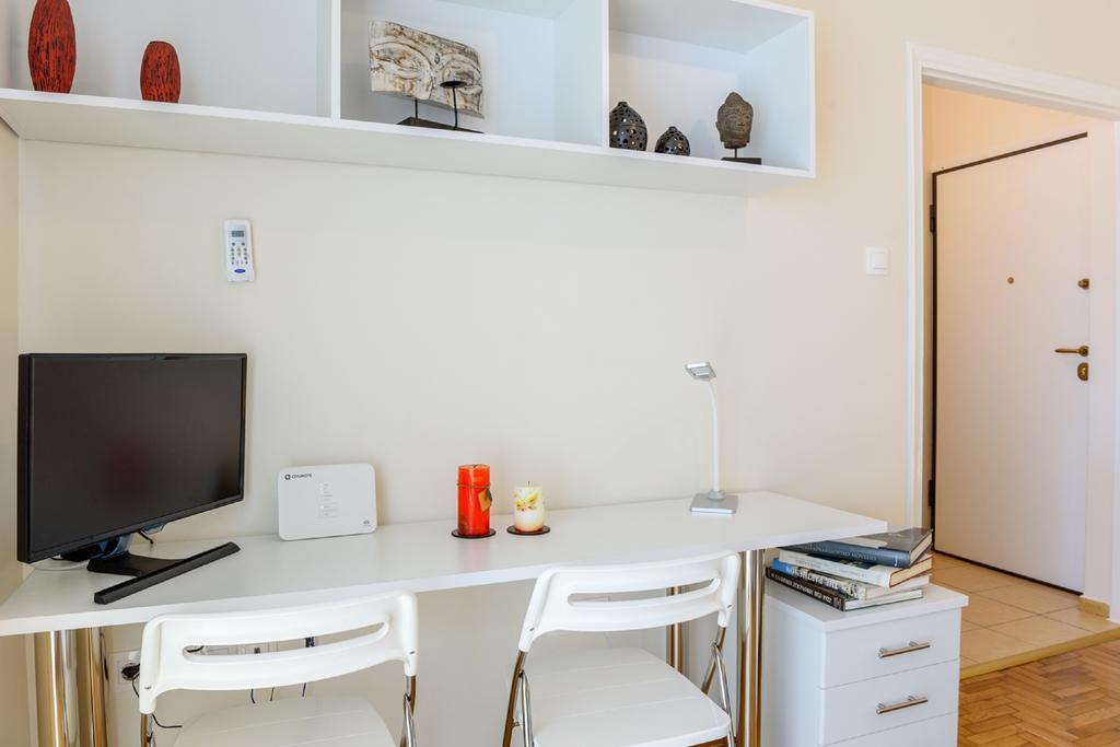 Апартаменты Charmy Petit Flat In Афины Экстерьер фото